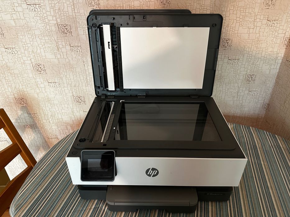 Принтер HP OfficeJet 8012e