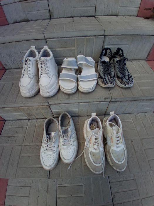 Туфли и кроссовки женские