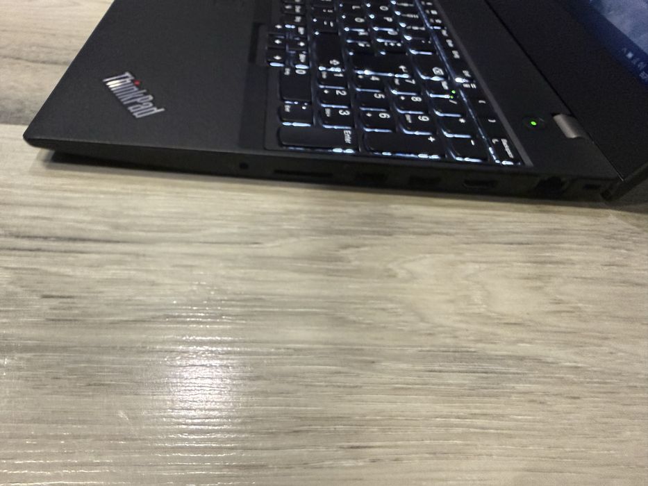 Lenovo ThinkPad T570-i5-7200u/8гб/250гб ссд/подсветка