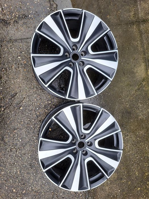 Vând doua jante Reange Rover Sport Vogue R 22 ,model 5098 L 460.