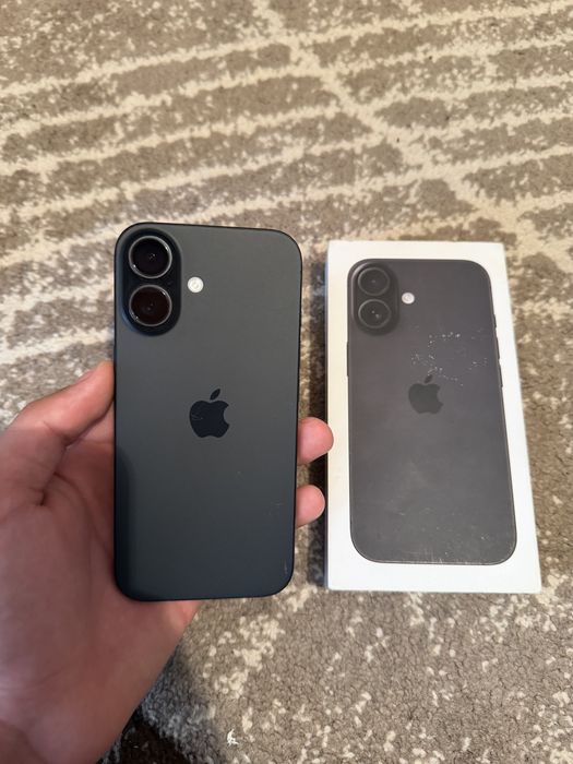 Vand iPhone 16 negru la cutie 30 cicluri ca Nou