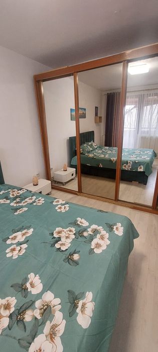Inchiriez apartament  3 camere zona Pietonalului Unirii