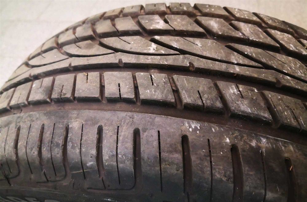Четири броя единични летни гуми 205/60 R16 215/60 R16 215/55 R16
