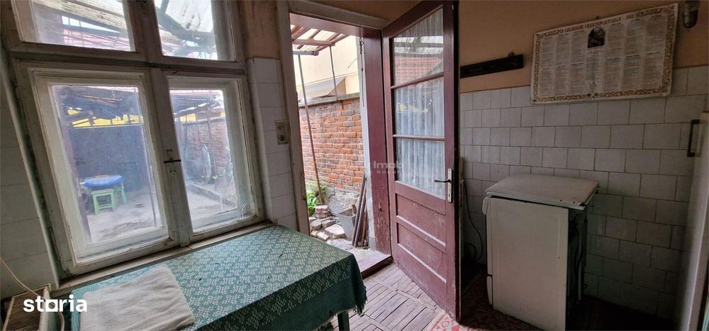 Resita Casa Singur in Curte Zona Muncitoresc