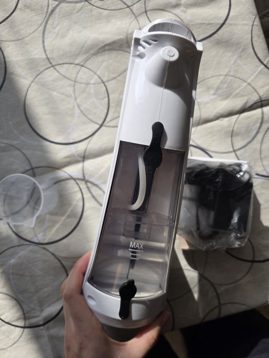 Стъклочистачка с резервоар