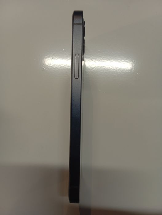 Продам Iphone 12