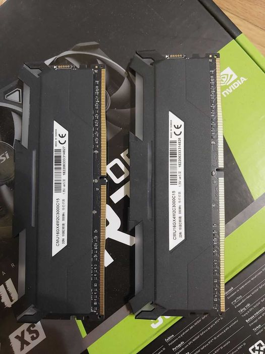 16GB 3000Mhz CL15 - Corsair Vengance LED White