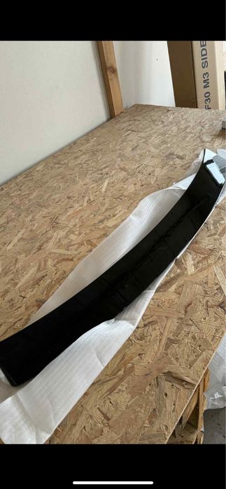 Спойлер за задно стъкмо mercedes w204