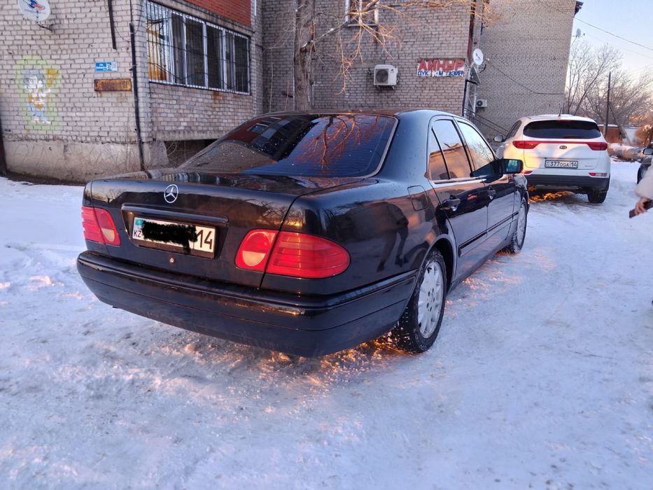 Продам Mercedes-Benz E 230