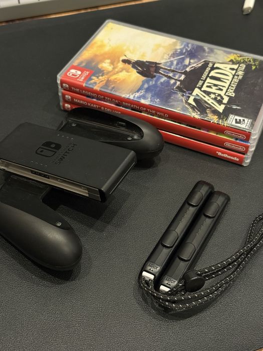 Nintendo Switch OLED + 3 игры