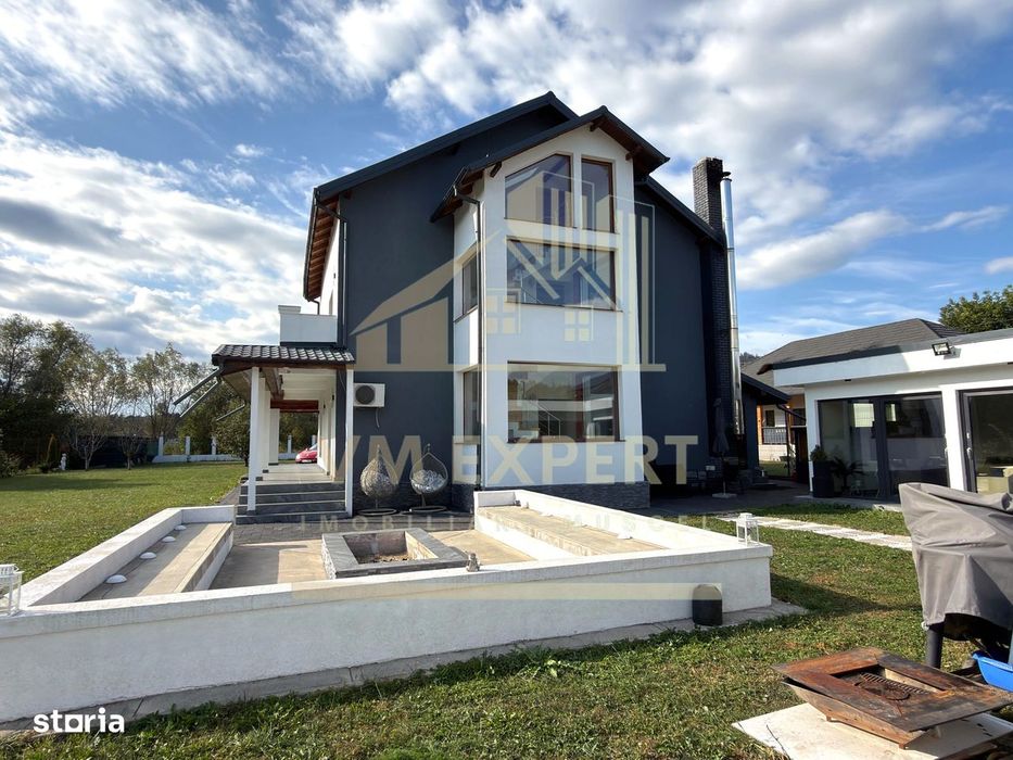 Casă 5 Camere Teren 1600 Mp Campulung