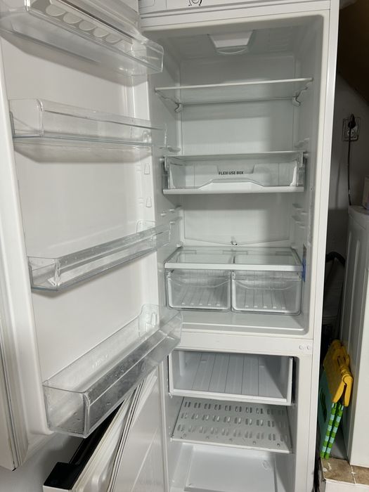 Холодильник б\у Indesit
