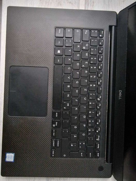 Лаптоп Dell XPS 15