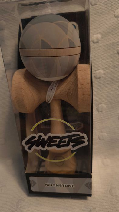 Vând kendama sweets