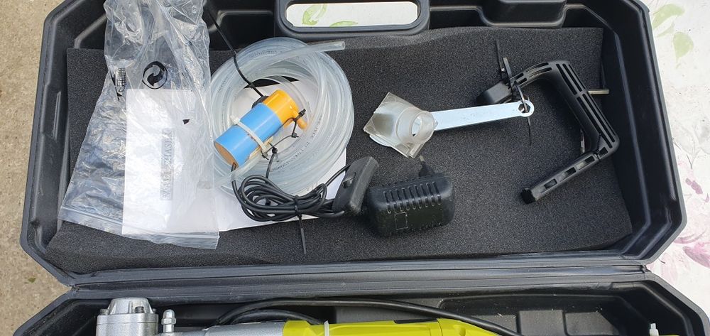 Vând Masina de taiat beton cu 5 discuri