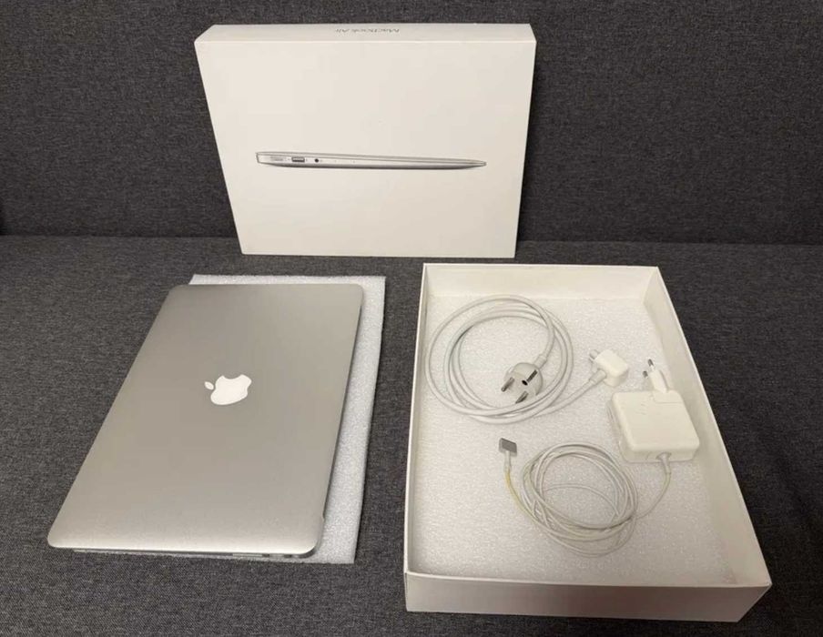 MacBook Air 7,2 13-inch 2017 Gray i5 - 8gb RAM - 128gb ssd