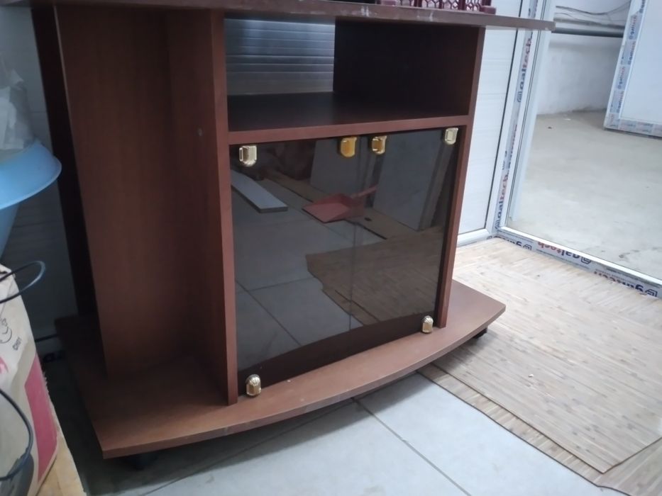 Подставка под ТВ