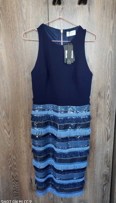 Carolina Cavour нова с етикет луксозна рокля с пайети