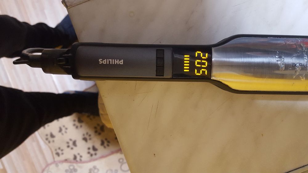 Продавам сешоари и машинки за бръснене и подстригване.