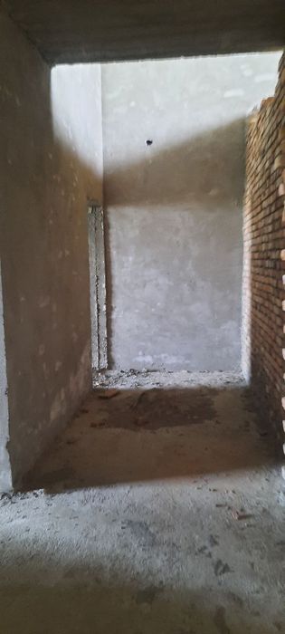 8 хонали уй сотилади