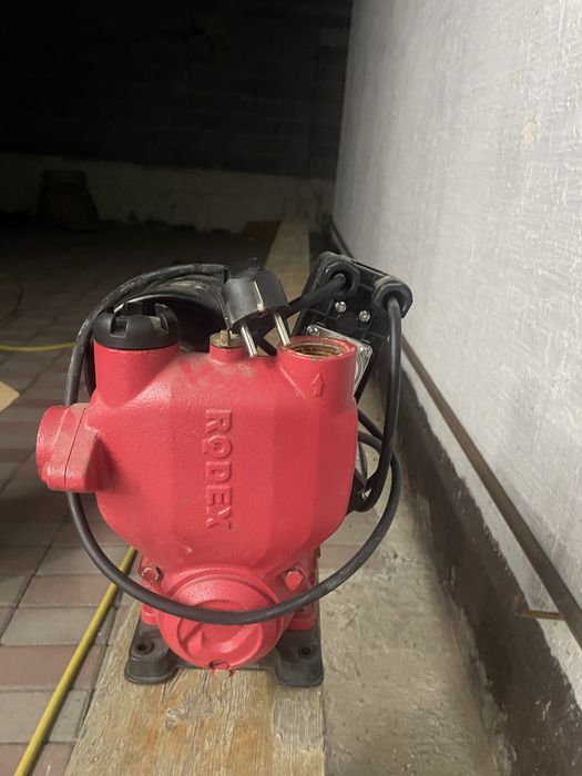 Продам насос для воды