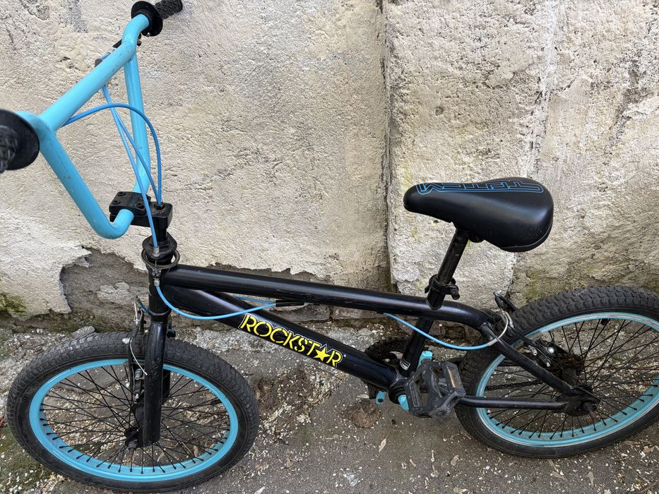 Bicicleta bmx 250 lei.