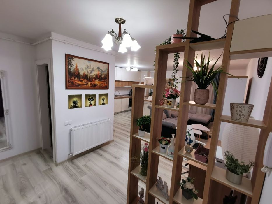 Ofer apartament de închiriat