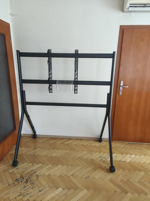 Стойка за телевизор с колелца