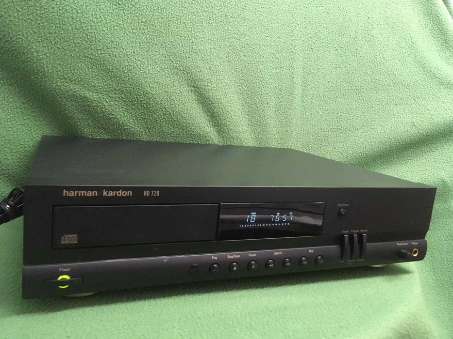 HD720 harman kardon cd player