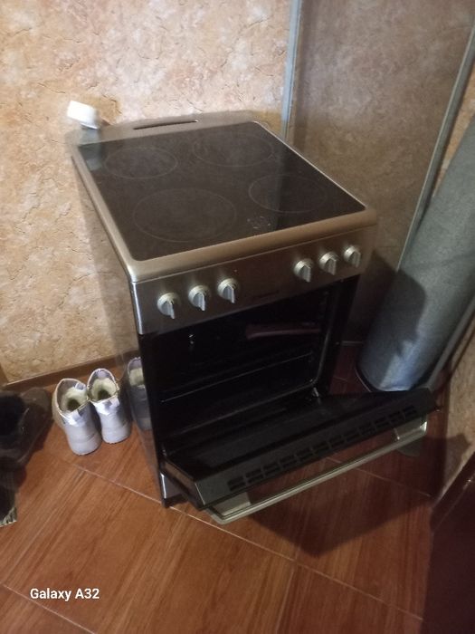 Срочно продаётся кухонная печь б/у