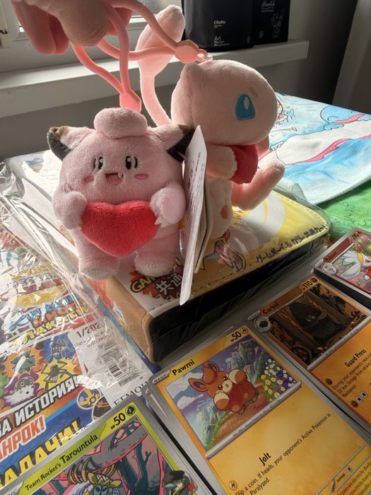 500 Pokemon карти + аксесоари