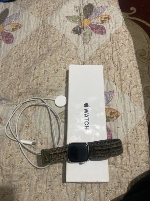 Например Apple Watch SE 2 40MM