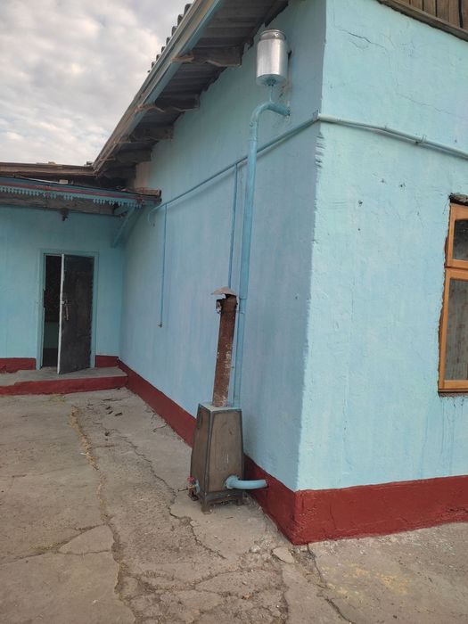 Уй сотилади кулай жойда жойлашган