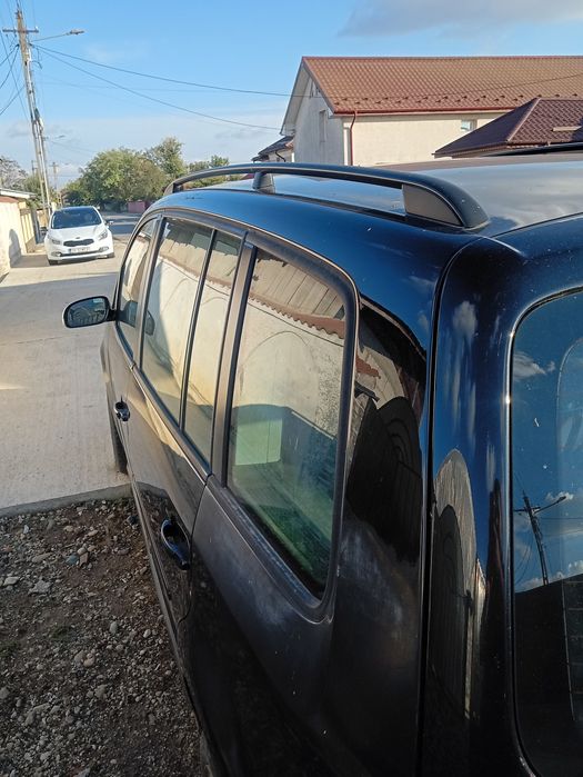 Volkswagen Touran 2006 diesel, 1.509 € — imagine 4