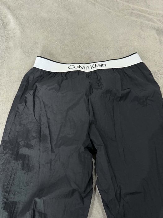 Маратонки сникърси  Calvin Klein  и долнище