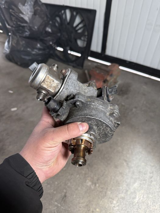 Горивна помпа бмв 335и 135и 535и Н55Б30а bmw 335i 135i 535i N55B30A