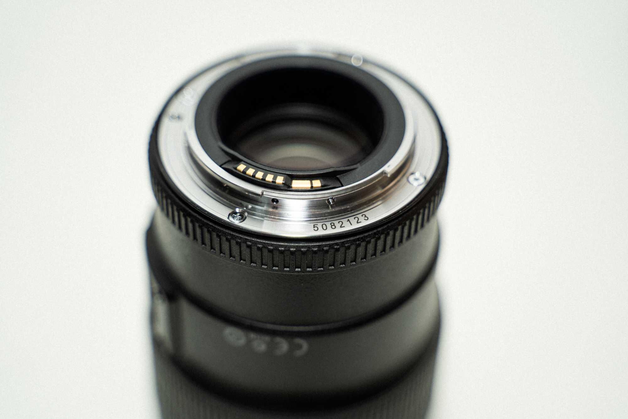 Canon 100mm 2.8 l macro is