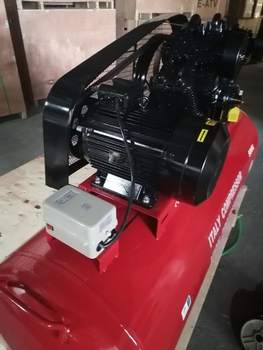 Компресор 500 литра Нов