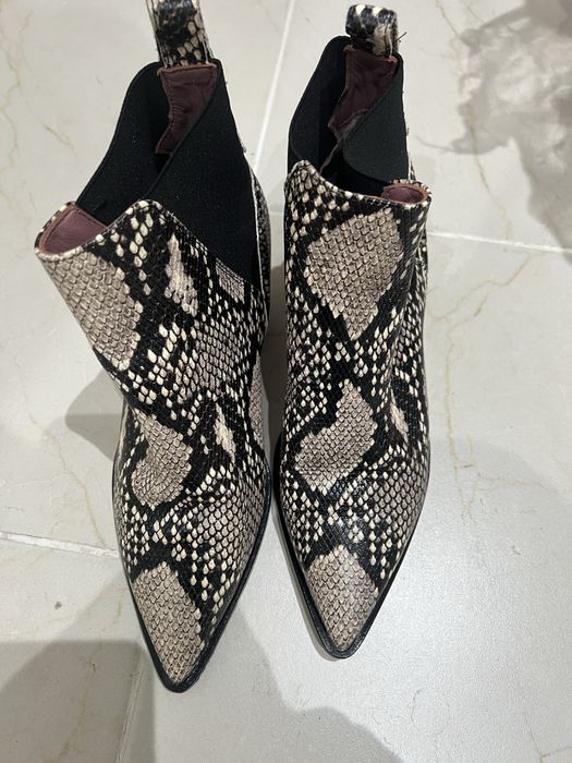 Елегантни боти Ted Baker