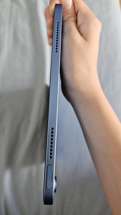iPad 10 64GB  în stare foarte bună