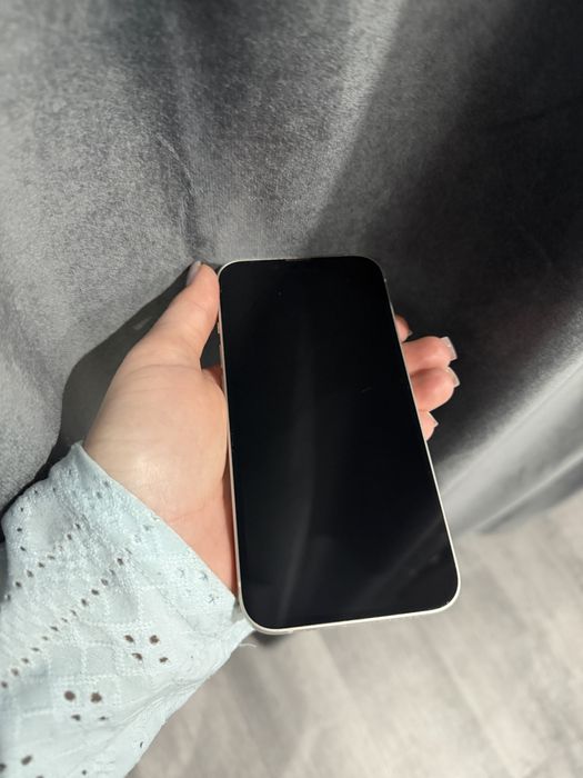 Продам айфон  13