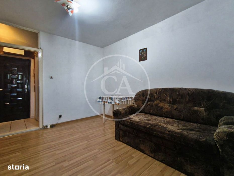 Apartament de vânzare cu 1 camere în zona Rogerius, Oradea