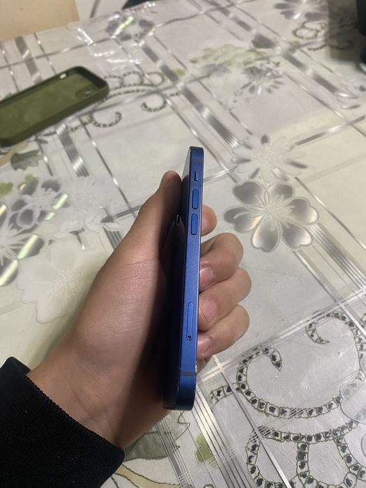 В продаже айфон 12 мини на 64gb