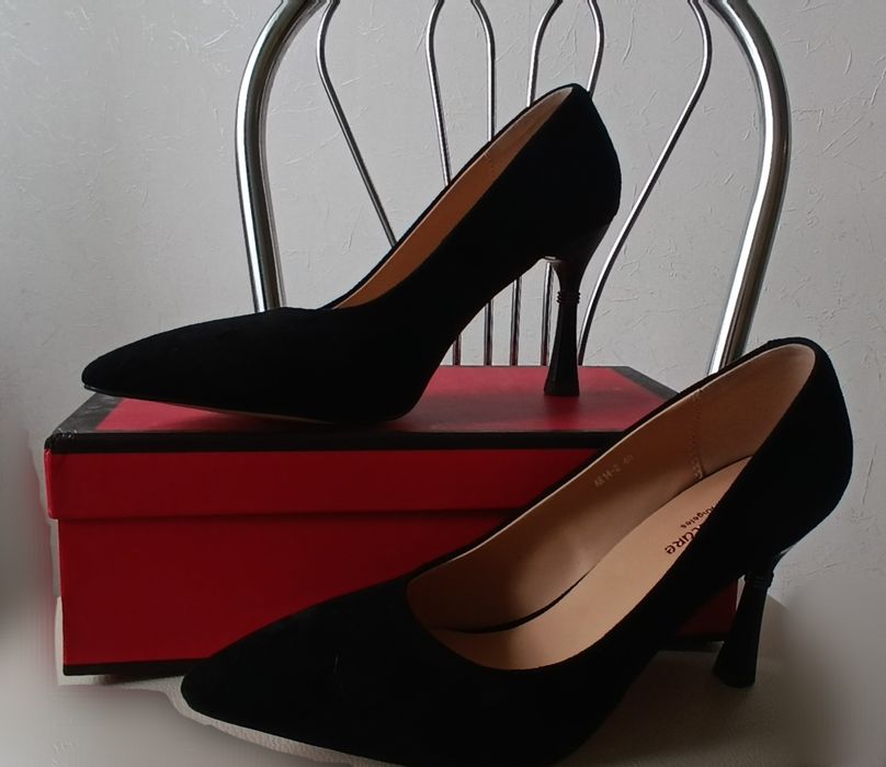 Черные туфли из замши