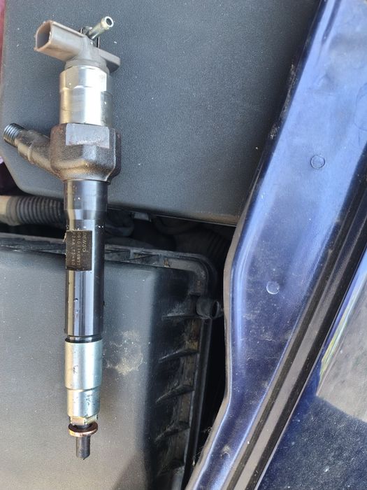 Injectoare mazda 6  2.2 disel