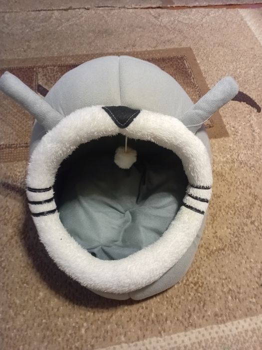 Лежанка домик для кошек