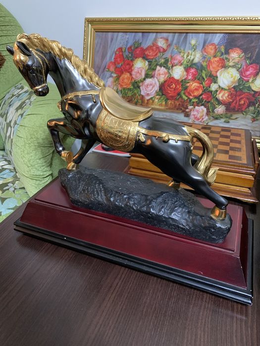 Статуэтка подарочная