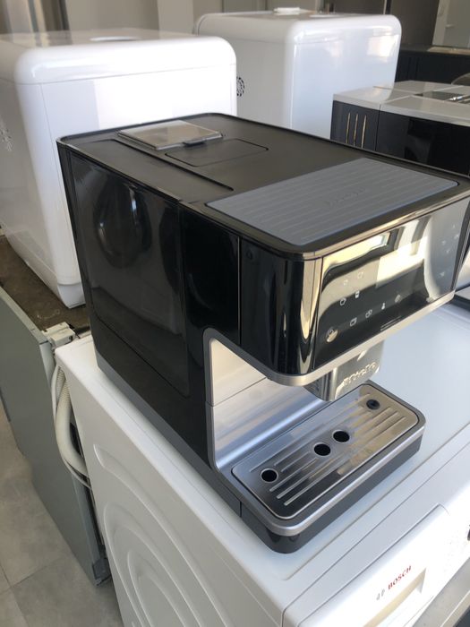 Кафемашина Miele CM 6300