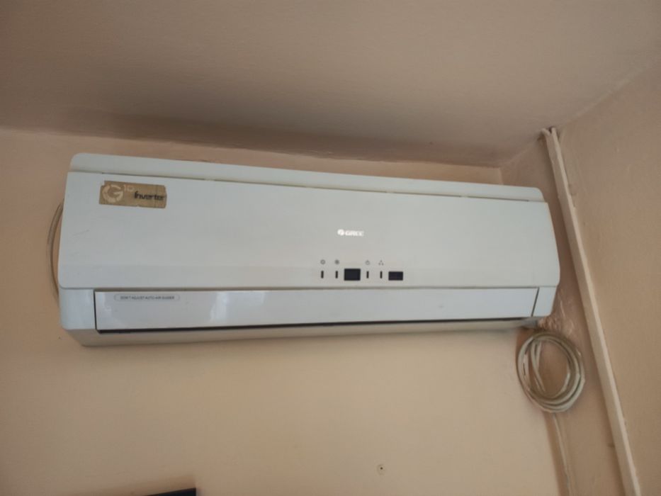 Vând mobilă + aer condiționat – preț minim, ridicare și demontare