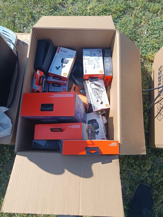 Чисто Нови Слушалки JBL!!!